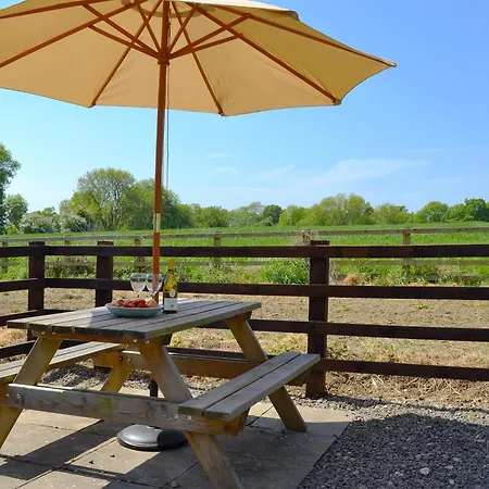 Highfield Barn * Nawton
